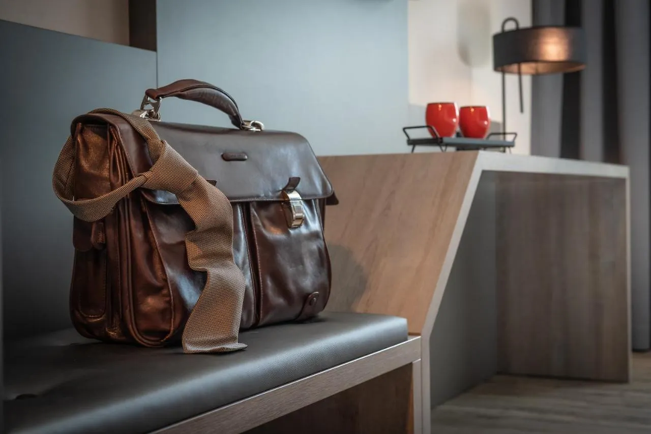 ****  Loginn Hotel Berlin Airport Germany