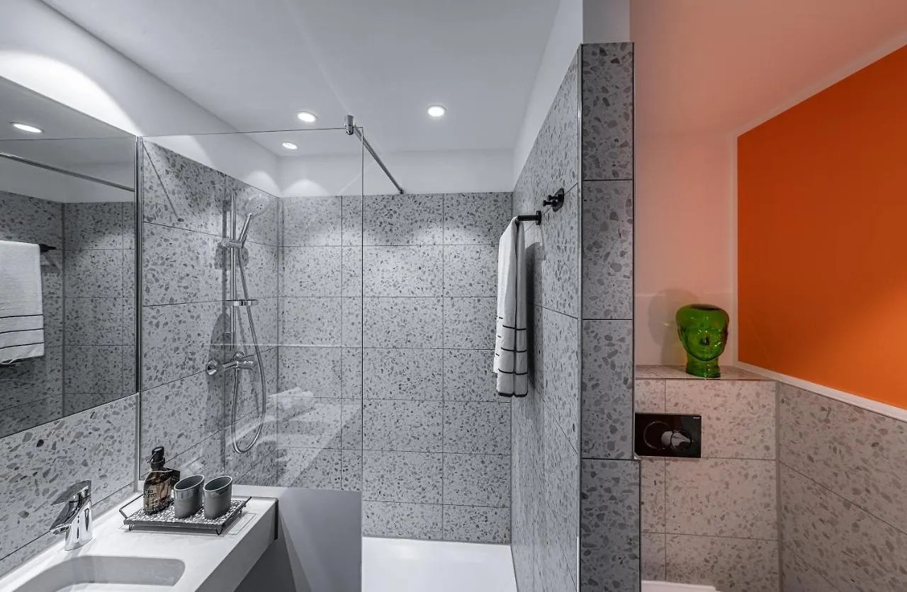Loginn Hotel Berlin Airport 4*,