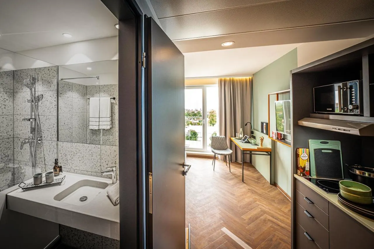 Loginn Hotel Berlin Airport