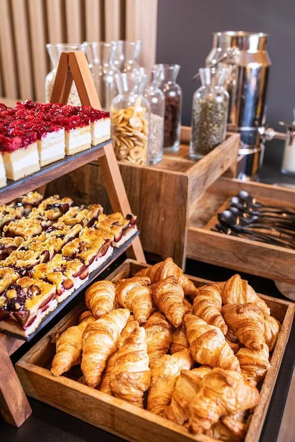 Loginn Hotel Berlin Airport